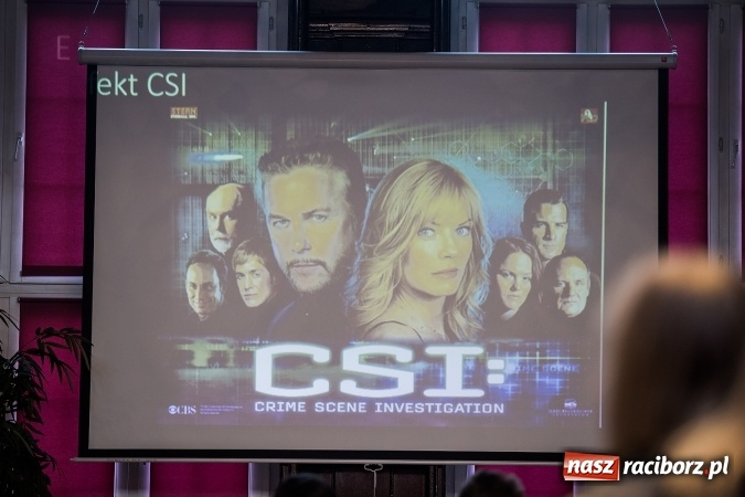 Zdjęcie w galerii na portalu naszraciborz.pl: Z Kasprowicza do CSI. Spotkanie z kryminalistykiem w I LO wiadomości z regionu