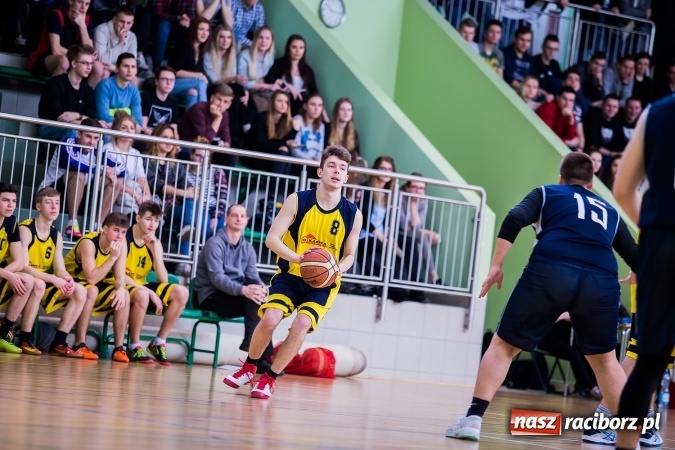 Zdjęcie w galerii na portalu naszraciborz.pl: Koszykówka chłopców szkół ponadgimnazjalnych w Arenie Rafako wiadomości z regionu