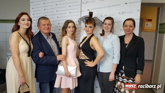 Zdjęcie w galerii na portalu naszraciborz.pl: Stylizacja na Czerwony Dywan, czyli konkurs fryzjerski w CKZiU nr 1 wiadomości z regionu