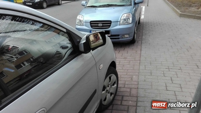 Zdjęcie w galerii na portalu naszraciborz.pl: Z redakcyjnej poczty. Wandalizm przy ul. Chełmońskiego  wiadomości z regionu