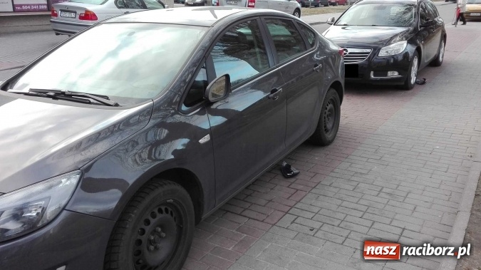 Zdjęcie w galerii na portalu naszraciborz.pl: Z redakcyjnej poczty. Wandalizm przy ul. Chełmońskiego  wiadomości z regionu