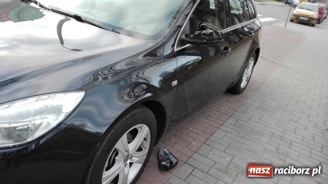 Zdjęcie w galerii na portalu naszraciborz.pl: Z redakcyjnej poczty. Wandalizm przy ul. Chełmońskiego  wiadomości z regionu