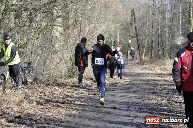 Zdjęcie w galerii na portalu naszraciborz.pl: VI Bieg Twardziela. Piękna pogoda, trudna trasa, rekordowa liczba uczestników wiadomości z regionu