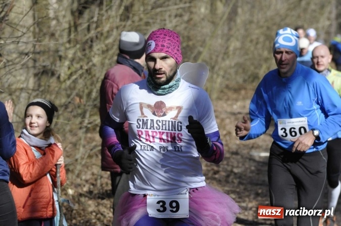 Zdjęcie w galerii na portalu naszraciborz.pl: VI Bieg Twardziela. Piękna pogoda, trudna trasa, rekordowa liczba uczestników wiadomości z regionu