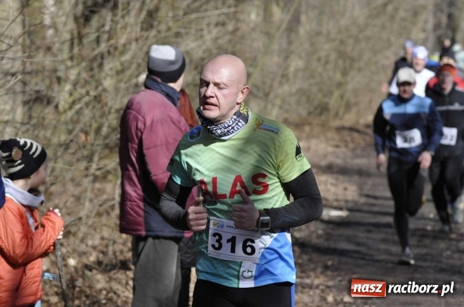 Zdjęcie w galerii na portalu naszraciborz.pl: VI Bieg Twardziela. Piękna pogoda, trudna trasa, rekordowa liczba uczestników wiadomości z regionu