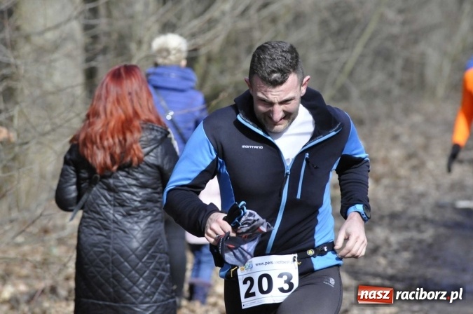 Zdjęcie w galerii na portalu naszraciborz.pl: VI Bieg Twardziela. Piękna pogoda, trudna trasa, rekordowa liczba uczestników wiadomości z regionu