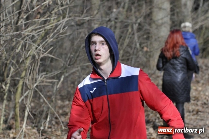 Zdjęcie w galerii na portalu naszraciborz.pl: VI Bieg Twardziela. Piękna pogoda, trudna trasa, rekordowa liczba uczestników wiadomości z regionu