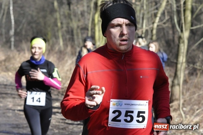 Zdjęcie w galerii na portalu naszraciborz.pl: VI Bieg Twardziela. Piękna pogoda, trudna trasa, rekordowa liczba uczestników wiadomości z regionu