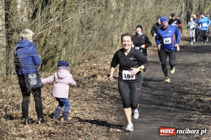 Zdjęcie w galerii na portalu naszraciborz.pl: VI Bieg Twardziela. Piękna pogoda, trudna trasa, rekordowa liczba uczestników wiadomości z regionu
