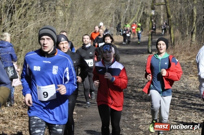 Zdjęcie w galerii na portalu naszraciborz.pl: VI Bieg Twardziela. Piękna pogoda, trudna trasa, rekordowa liczba uczestników wiadomości z regionu