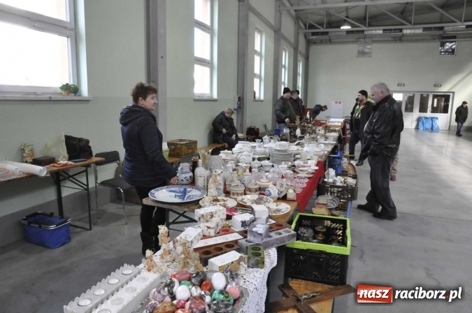 Zdjęcie w galerii na portalu naszraciborz.pl: Pietrowicki targ staroci z coraz większą frekwencją  wiadomości z regionu