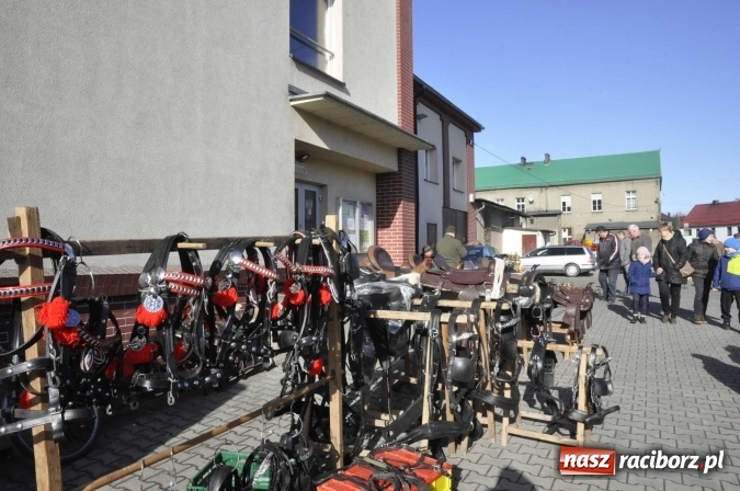 Zdjęcie w galerii na portalu naszraciborz.pl: Pietrowicki targ staroci z coraz większą frekwencją  wiadomości z regionu