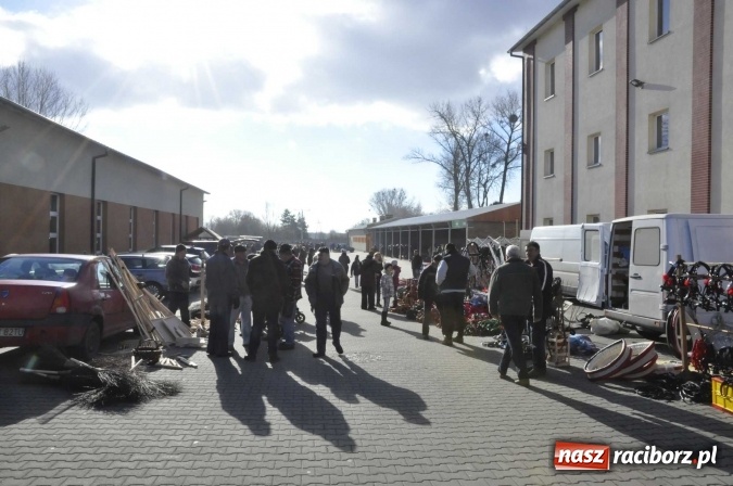 Zdjęcie w galerii na portalu naszraciborz.pl: Pietrowicki targ staroci z coraz większą frekwencją  wiadomości z regionu