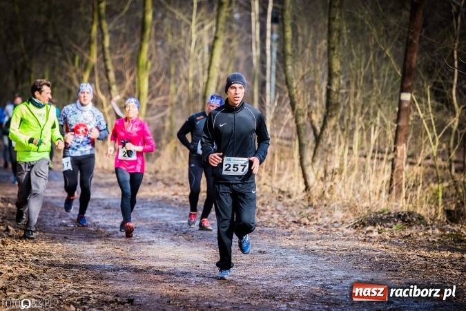 Zdjęcie w galerii na portalu naszraciborz.pl: Twardziele pokonali trasę w Arboretum Bramy Morawskiej  wiadomości z regionu