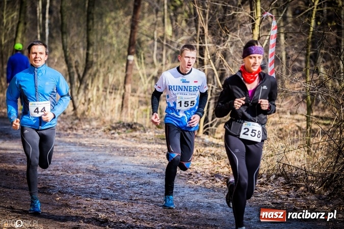Zdjęcie w galerii na portalu naszraciborz.pl: Twardziele pokonali trasę w Arboretum Bramy Morawskiej  wiadomości z regionu
