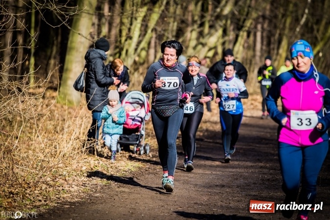 Zdjęcie w galerii na portalu naszraciborz.pl: Twardziele pokonali trasę w Arboretum Bramy Morawskiej  wiadomości z regionu