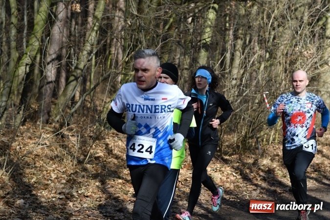 Zdjęcie w galerii na portalu naszraciborz.pl: Twardziele pokonali trasę w Arboretum Bramy Morawskiej  wiadomości z regionu