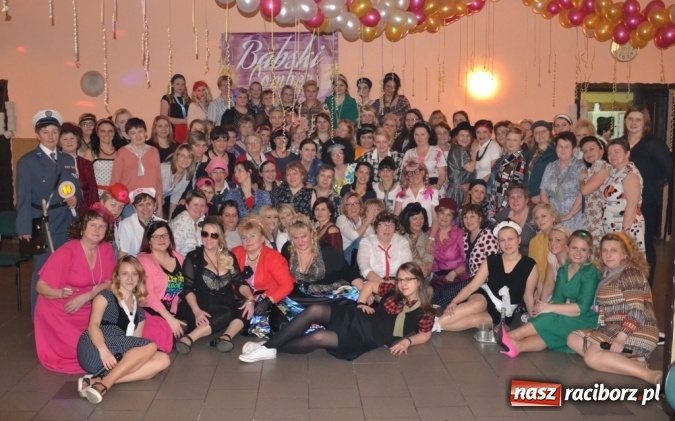 Zdjęcie w galerii na portalu naszraciborz.pl: Powrót do PRL-u, czyli Babski Comber w Jankowicach po raz VI  wiadomości z regionu