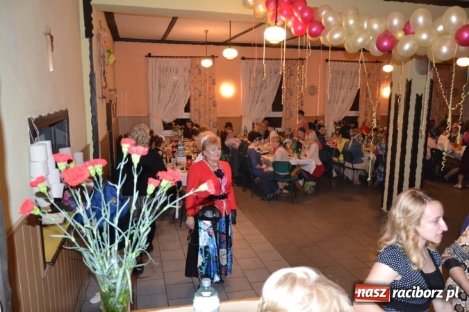 Zdjęcie w galerii na portalu naszraciborz.pl: Powrót do PRL-u, czyli Babski Comber w Jankowicach po raz VI  wiadomości z regionu