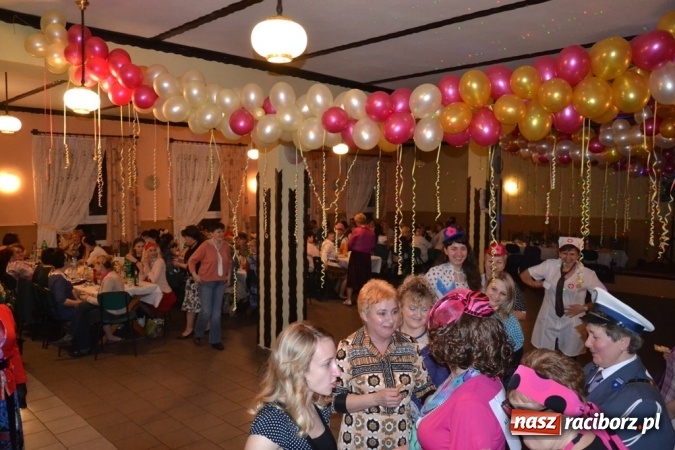 Zdjęcie w galerii na portalu naszraciborz.pl: Powrót do PRL-u, czyli Babski Comber w Jankowicach po raz VI  wiadomości z regionu