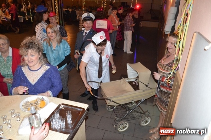 Zdjęcie w galerii na portalu naszraciborz.pl: Powrót do PRL-u, czyli Babski Comber w Jankowicach po raz VI  wiadomości z regionu