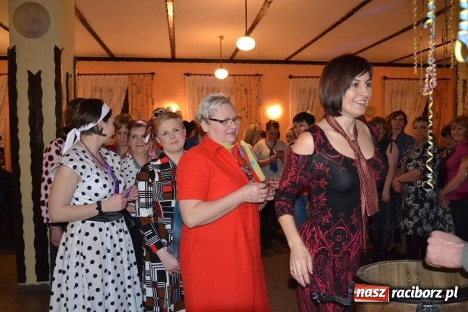 Zdjęcie w galerii na portalu naszraciborz.pl: Powrót do PRL-u, czyli Babski Comber w Jankowicach po raz VI  wiadomości z regionu