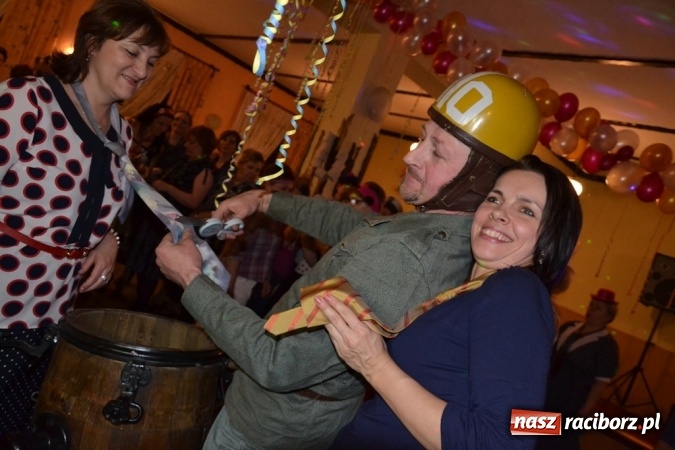 Zdjęcie w galerii na portalu naszraciborz.pl: Powrót do PRL-u, czyli Babski Comber w Jankowicach po raz VI  wiadomości z regionu