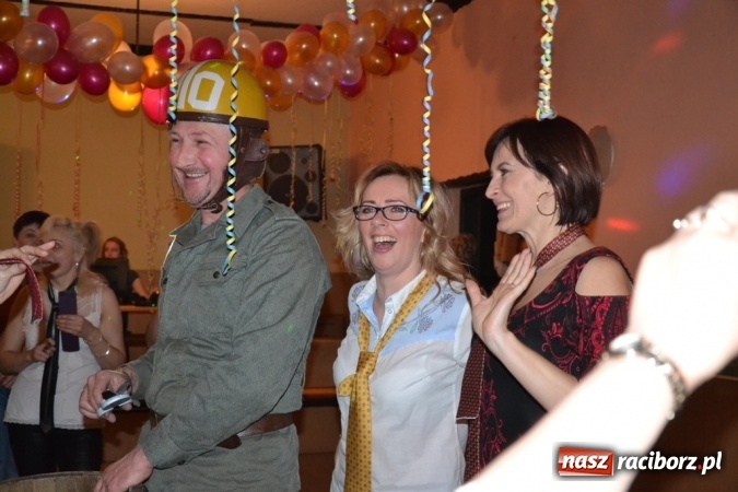 Zdjęcie w galerii na portalu naszraciborz.pl: Powrót do PRL-u, czyli Babski Comber w Jankowicach po raz VI  wiadomości z regionu