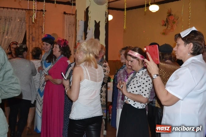 Zdjęcie w galerii na portalu naszraciborz.pl: Powrót do PRL-u, czyli Babski Comber w Jankowicach po raz VI  wiadomości z regionu