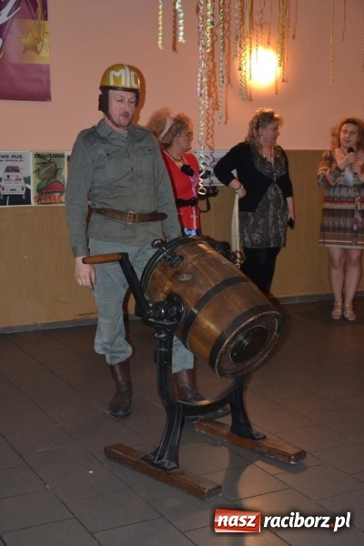 Zdjęcie w galerii na portalu naszraciborz.pl: Powrót do PRL-u, czyli Babski Comber w Jankowicach po raz VI  wiadomości z regionu