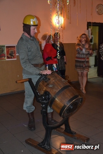 Zdjęcie w galerii na portalu naszraciborz.pl: Powrót do PRL-u, czyli Babski Comber w Jankowicach po raz VI  wiadomości z regionu