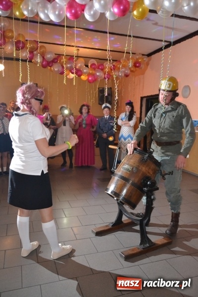 Zdjęcie w galerii na portalu naszraciborz.pl: Powrót do PRL-u, czyli Babski Comber w Jankowicach po raz VI  wiadomości z regionu