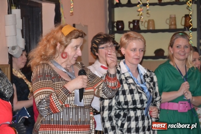 Zdjęcie w galerii na portalu naszraciborz.pl: Powrót do PRL-u, czyli Babski Comber w Jankowicach po raz VI  wiadomości z regionu