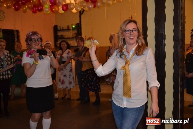 Zdjęcie w galerii na portalu naszraciborz.pl: Powrót do PRL-u, czyli Babski Comber w Jankowicach po raz VI  wiadomości z regionu