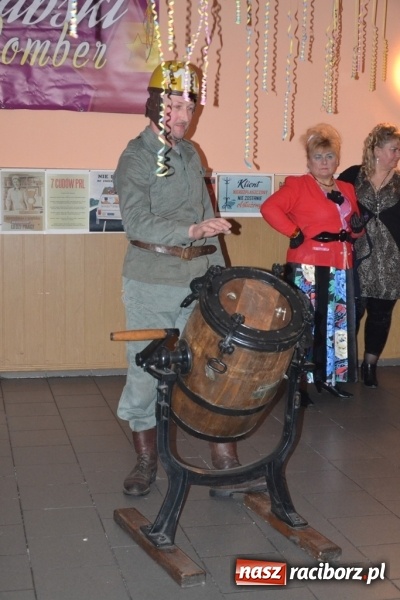 Zdjęcie w galerii na portalu naszraciborz.pl: Powrót do PRL-u, czyli Babski Comber w Jankowicach po raz VI  wiadomości z regionu