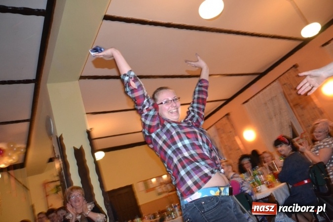 Zdjęcie w galerii na portalu naszraciborz.pl: Powrót do PRL-u, czyli Babski Comber w Jankowicach po raz VI  wiadomości z regionu