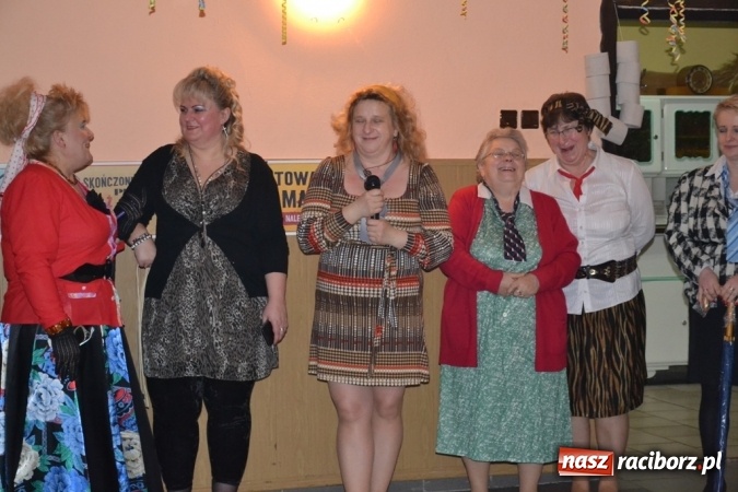 Zdjęcie w galerii na portalu naszraciborz.pl: Powrót do PRL-u, czyli Babski Comber w Jankowicach po raz VI  wiadomości z regionu