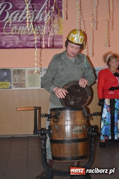 Zdjęcie w galerii na portalu naszraciborz.pl: Powrót do PRL-u, czyli Babski Comber w Jankowicach po raz VI  wiadomości z regionu