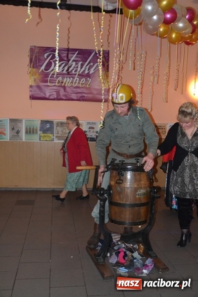 Zdjęcie w galerii na portalu naszraciborz.pl: Powrót do PRL-u, czyli Babski Comber w Jankowicach po raz VI  wiadomości z regionu