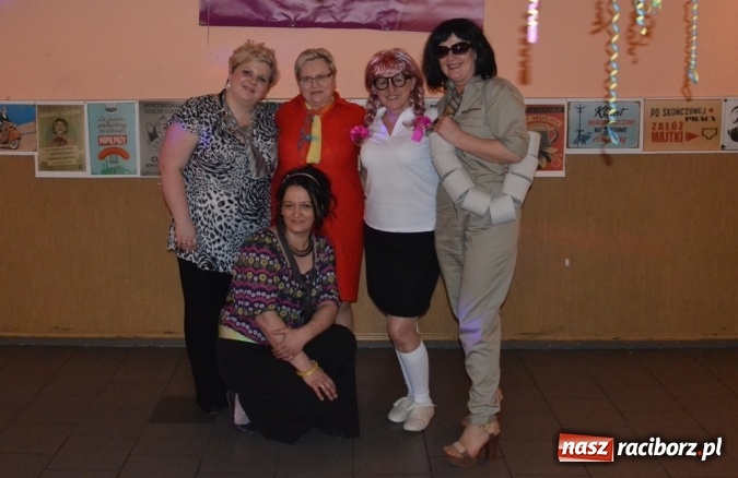 Zdjęcie w galerii na portalu naszraciborz.pl: Powrót do PRL-u, czyli Babski Comber w Jankowicach po raz VI  wiadomości z regionu