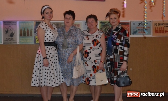 Zdjęcie w galerii na portalu naszraciborz.pl: Powrót do PRL-u, czyli Babski Comber w Jankowicach po raz VI  wiadomości z regionu