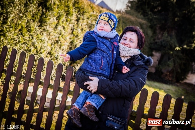 Zdjęcie w galerii na portalu naszraciborz.pl: Wodzenie niedźwiedzia - tradycyjne ostatki w Samborowicach wiadomości z regionu