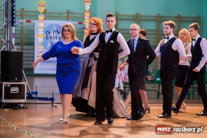 Zdjęcie w galerii na portalu naszraciborz.pl: Karnawałowa Rewia Tańca w Arenie Rafako wiadomości z regionu