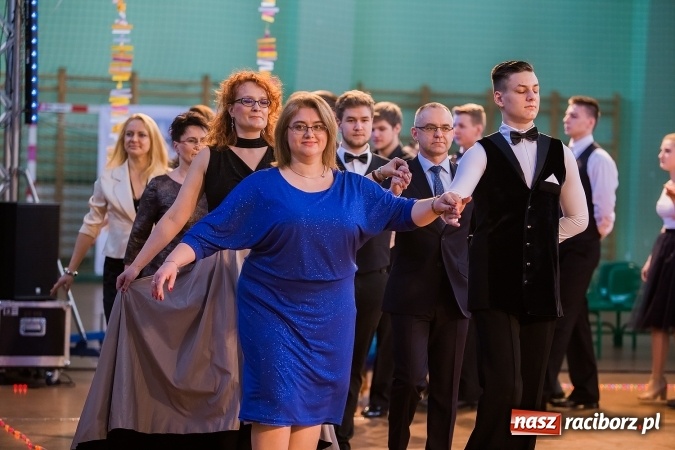 Zdjęcie w galerii na portalu naszraciborz.pl: Karnawałowa Rewia Tańca w Arenie Rafako wiadomości z regionu