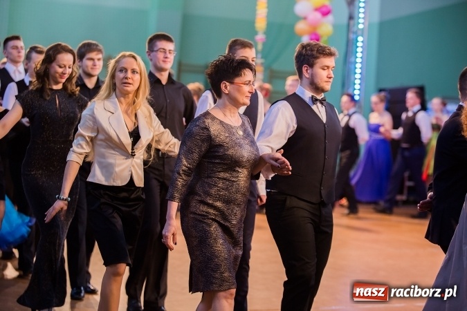 Zdjęcie w galerii na portalu naszraciborz.pl: Karnawałowa Rewia Tańca w Arenie Rafako wiadomości z regionu