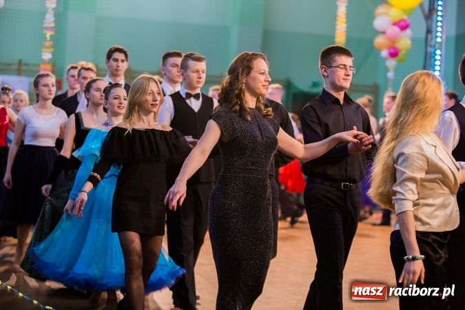 Zdjęcie w galerii na portalu naszraciborz.pl: Karnawałowa Rewia Tańca w Arenie Rafako wiadomości z regionu