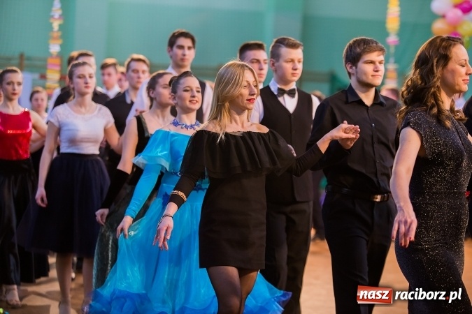 Zdjęcie w galerii na portalu naszraciborz.pl: Karnawałowa Rewia Tańca w Arenie Rafako wiadomości z regionu