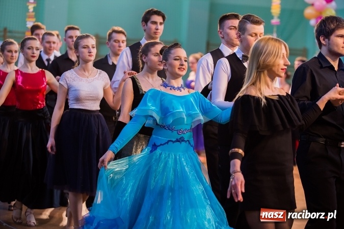 Zdjęcie w galerii na portalu naszraciborz.pl: Karnawałowa Rewia Tańca w Arenie Rafako wiadomości z regionu