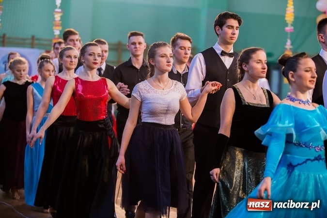 Zdjęcie w galerii na portalu naszraciborz.pl: Karnawałowa Rewia Tańca w Arenie Rafako wiadomości z regionu