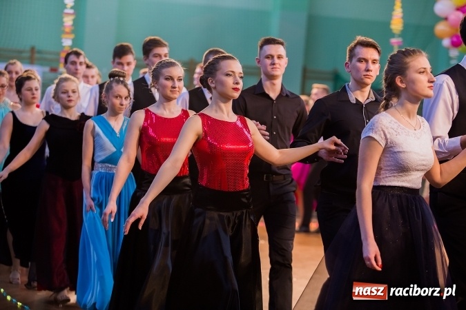 Zdjęcie w galerii na portalu naszraciborz.pl: Karnawałowa Rewia Tańca w Arenie Rafako wiadomości z regionu